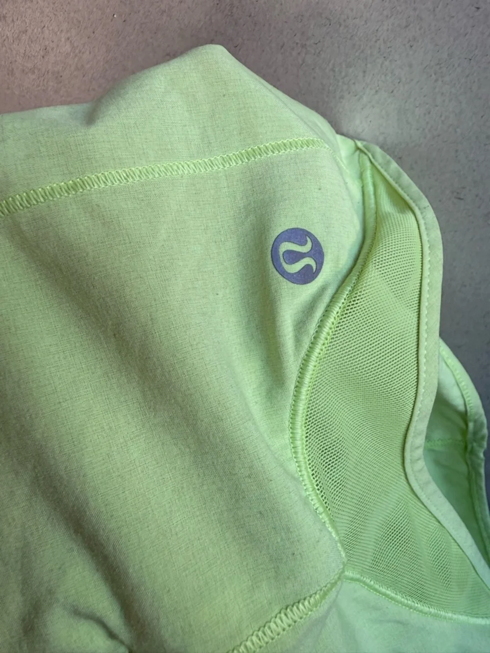 RARE lululemon athletica Hotty Hot 2.5 Low Rise Athletic Shorts Citra Lime | 6